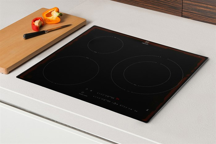 Bếp từ 3 vùng Electrolux LIT60342