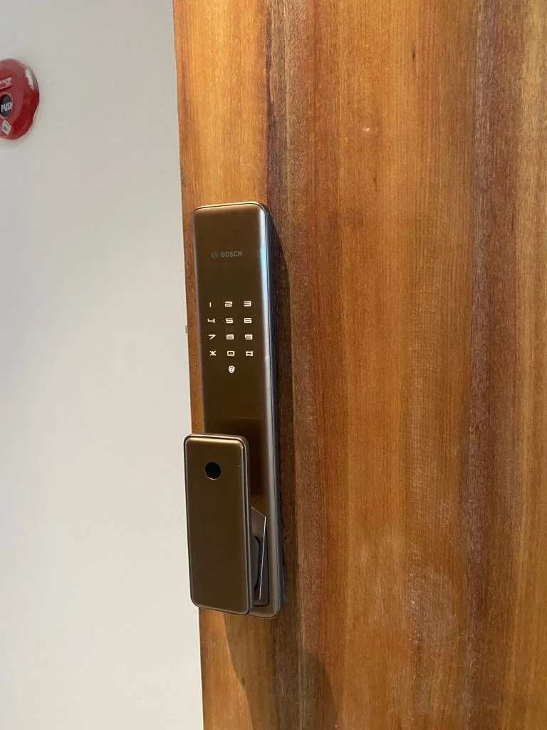 Đặc điểm nổi bật của Khóa điện tử Bosch FU750 EU Amber Gold