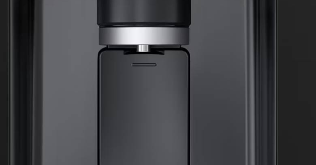 Lấy nước lạnh không cần mở tủ