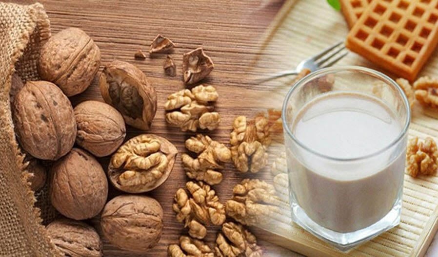 Cách làm sữa hạt óc chó bằng máy xay sinh tố