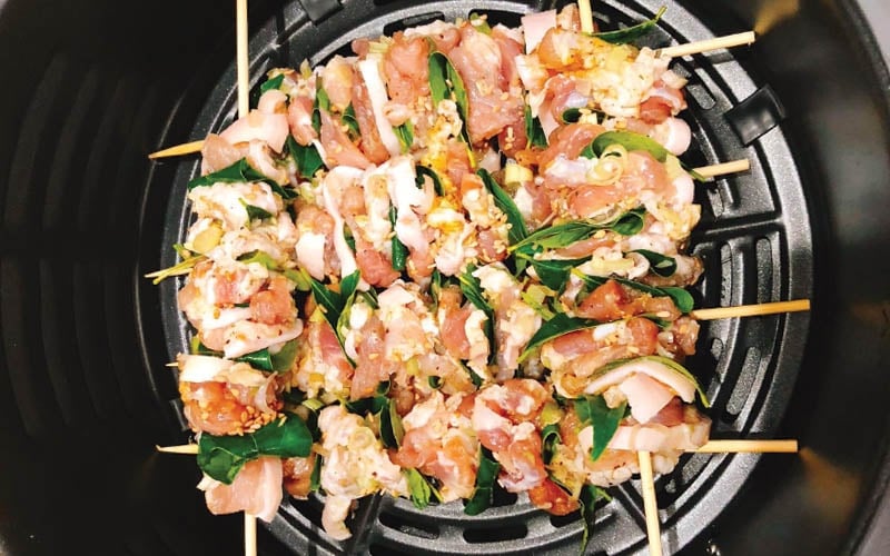 Ba chỉ nướng sả và hành lá