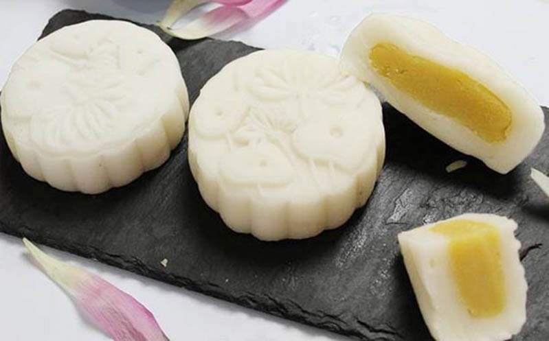 Bánh trung thu nhân đậu xanh thơm ngon