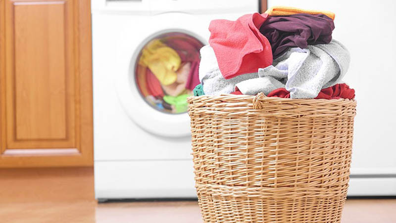 Không để chung quần áo sạch với quần áo bẩn