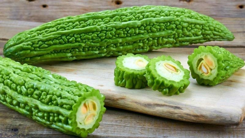 Khử mùi nồi chiên không dầu mới mua bằng trái khổ qua