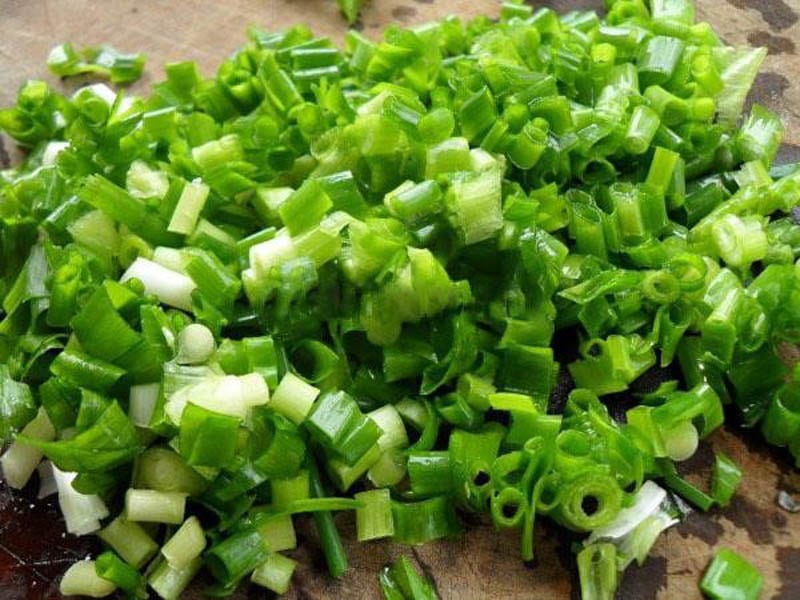 Hành lá cắt nhỏ