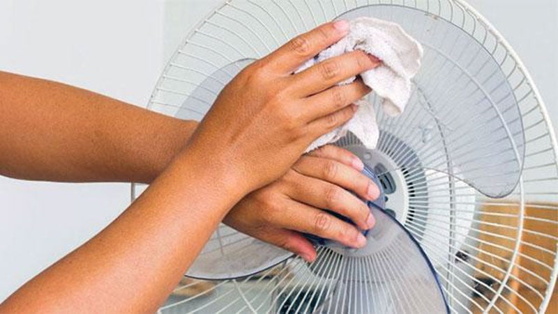 Vệ sinh quạt thường xuyên