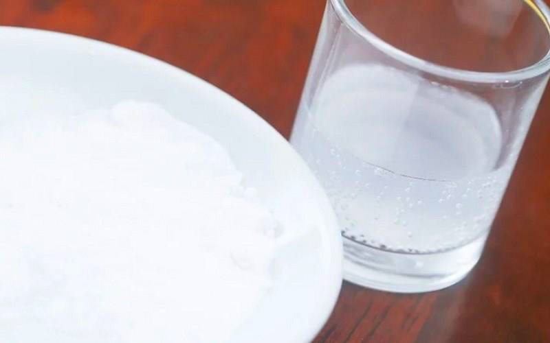 Giấm trắng có đặc tính tẩy rửa cao
