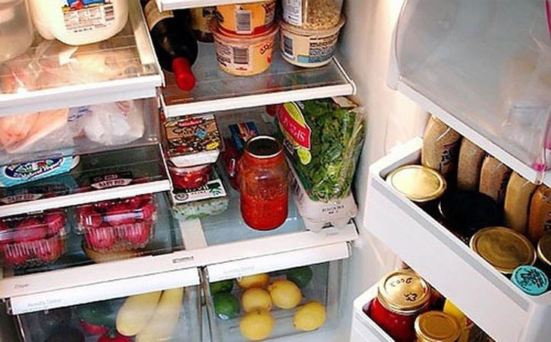 Sử dụng các hộp, lọ kín để đựng thực phẩm