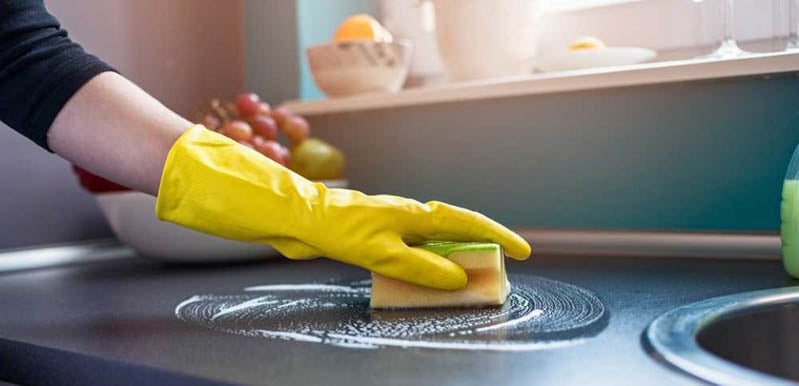 Chỉ cần chanh và giấm trắng, nước cơm hoặc baking soda – một loại nguyên liệu quen thuộc chuyên dùng làm bánh là được rồi!
