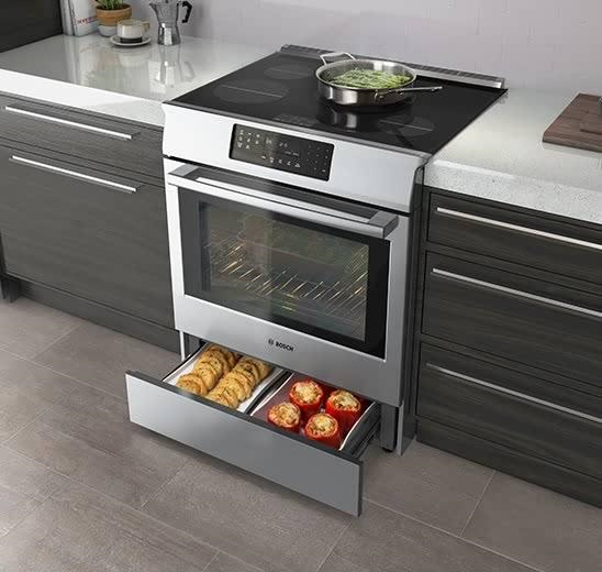 Lò nướng Bosch dễ dàng lấy thức ăn