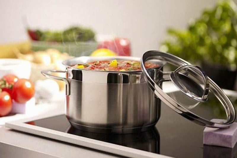 Nồi dành cho bếp từ 7 đáy sở hữu khả năng chống cong vênh so với thời gian sẽ tốt hơn nhiều so với loại 1 đáy hay 3 đáy