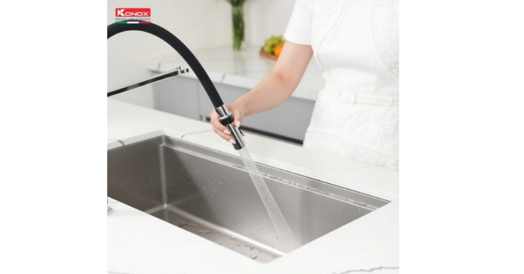 Hai đường nước nóng lạnh riêng biệt cùng hai chế độ xả đa dạng