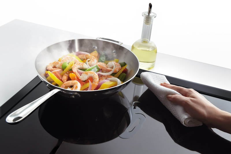 Vệ sinh bếp điện từ Canzy