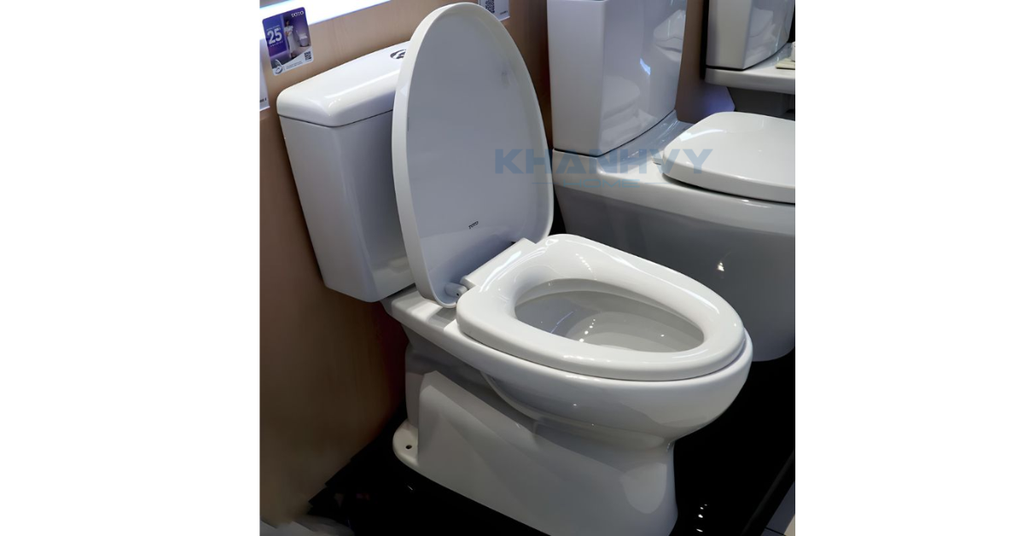 Bàn cầu hai khối TOTO CS300DRT3 có két nước và thân bệt tách rời