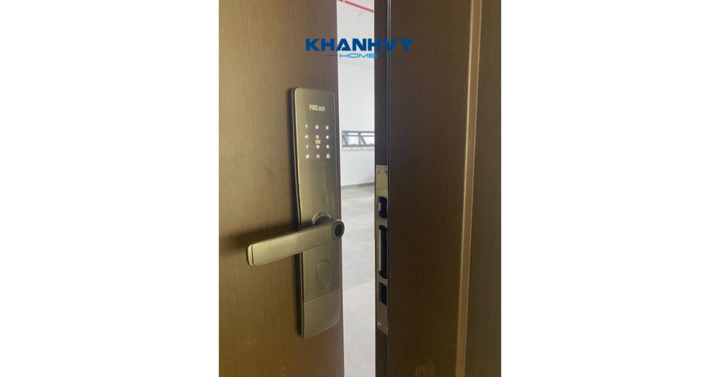 Khóa vân tay PHGlock FP3312 sở hữu thiết kế chắc chắn và sang trọng