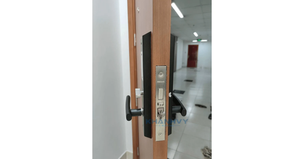 Khóa vân tay PHGlock FP7203B - R |A màu đen, thích hợp với nhiều loại cửa