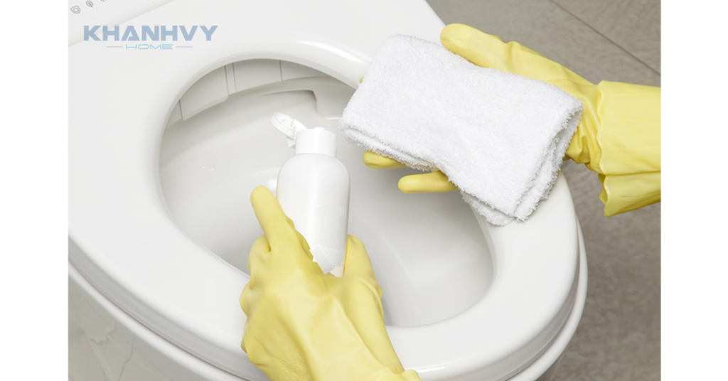 Bảo quản đúng cách giúp bàn cầu luôn bền đẹp