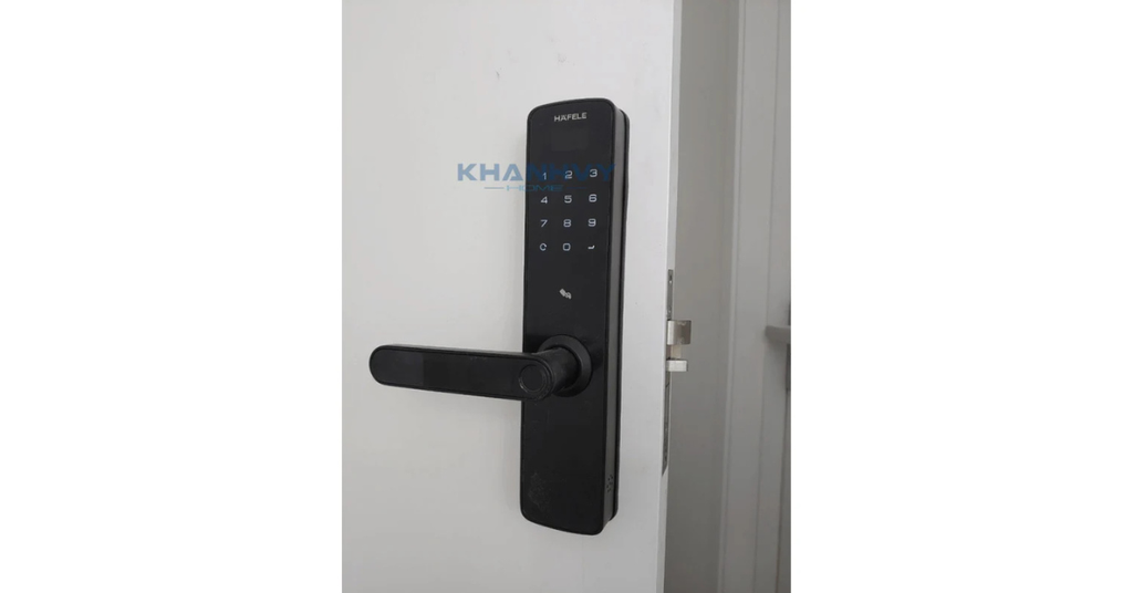 Khóa điện tử Hafele DL7100 912.20.315 được sản xuất theo dây chuyền công nghệ tiên tiến của Đức