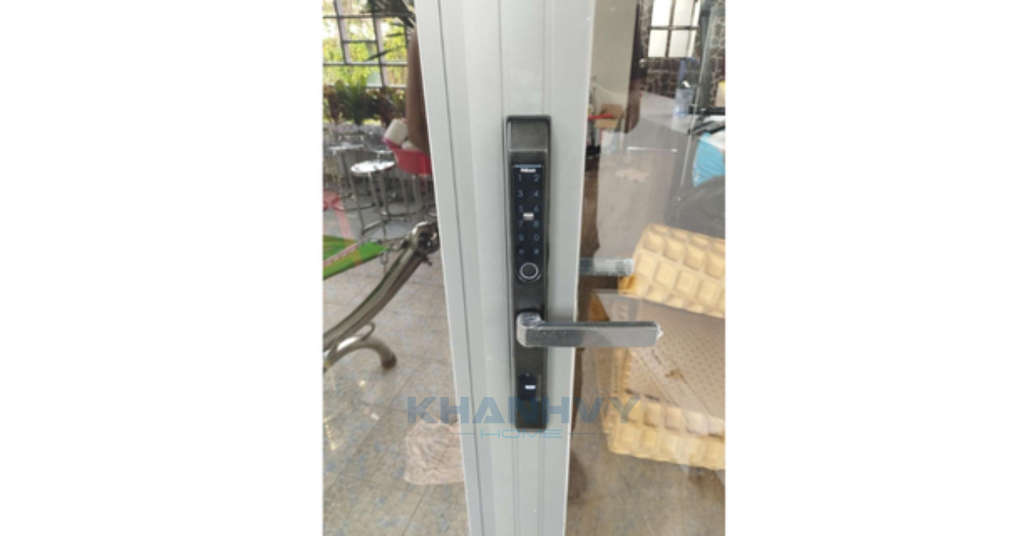Sản phẩm khóa Cửa Nhôm PHGLock FP5200-B sở hữu thiết kế đơn giản nhưngg vô cùng hiện đại, sang trọng