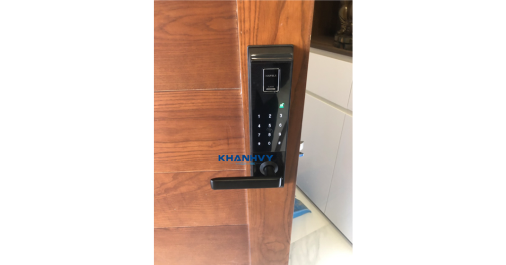 Bề ngoài hiện đại của khóa điện tử EL9000 - TCS 912.05.378