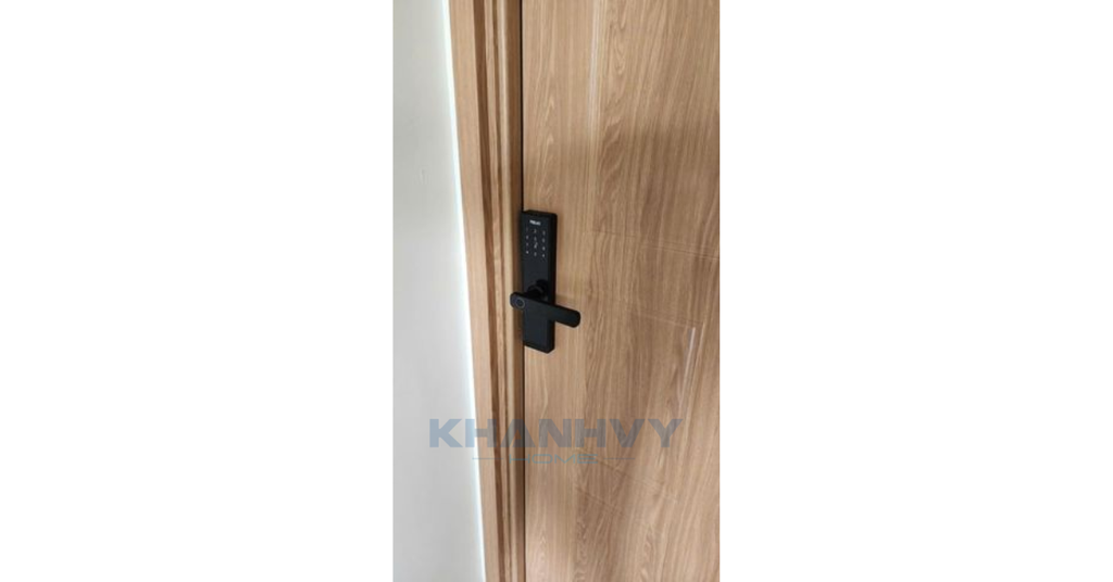 Khóa vân tay PHGlock FP8021B sở hữu thiết kế đơn giản nhưng vô cùng hiện đại và sang trọng