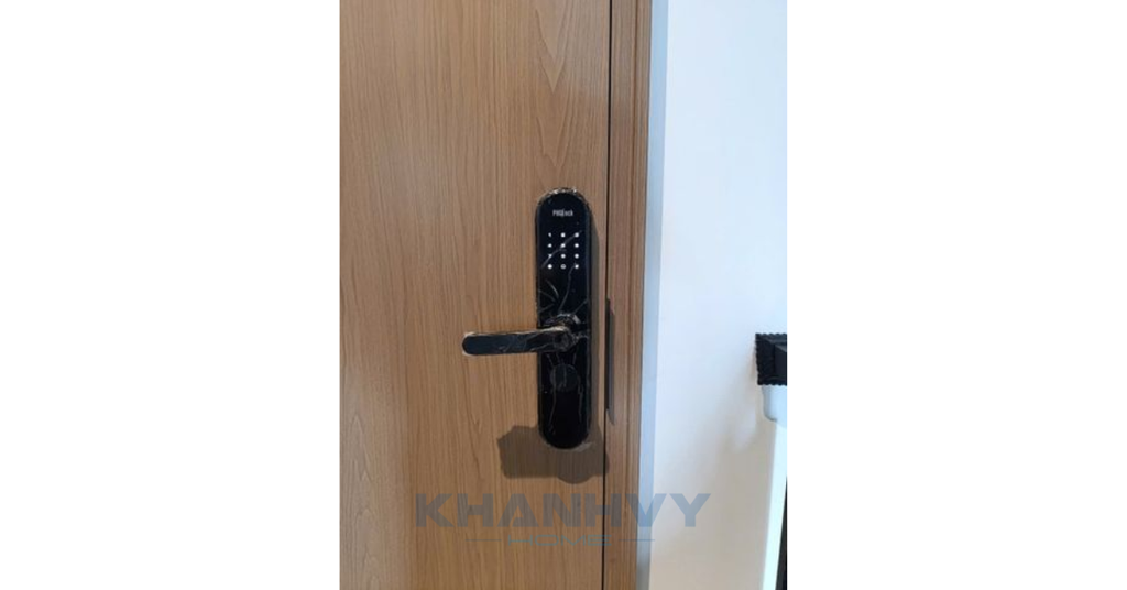 Khóa điện tử PHGlock FP8501B App sở hữu nhiều phương thức mở cửa: thẻ từ, mật khẩu, ứng dụng, chìa khóa cơ