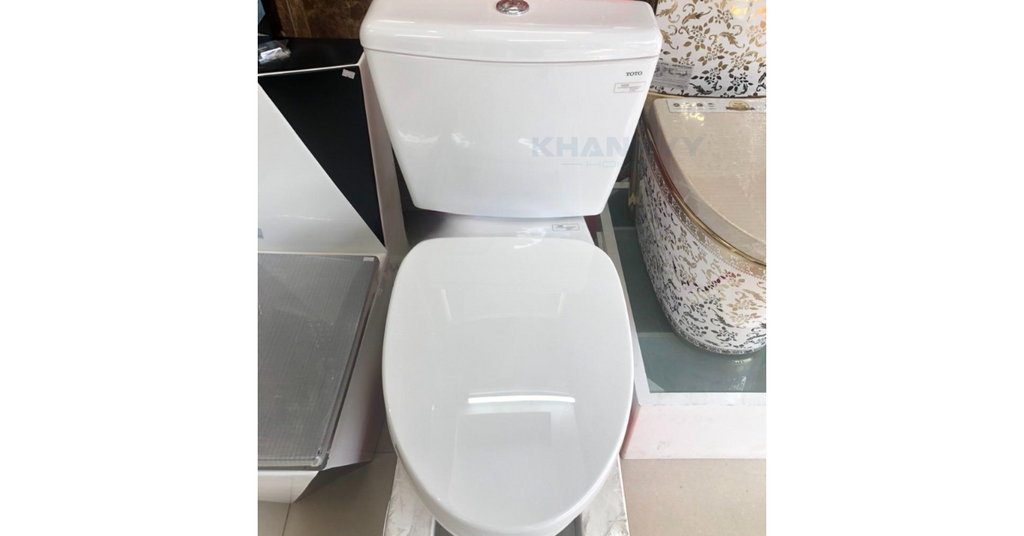Bàn cầu hai khối TOTO CS300DT8Y1 được làm từ chất liệu men sứ cao cấp