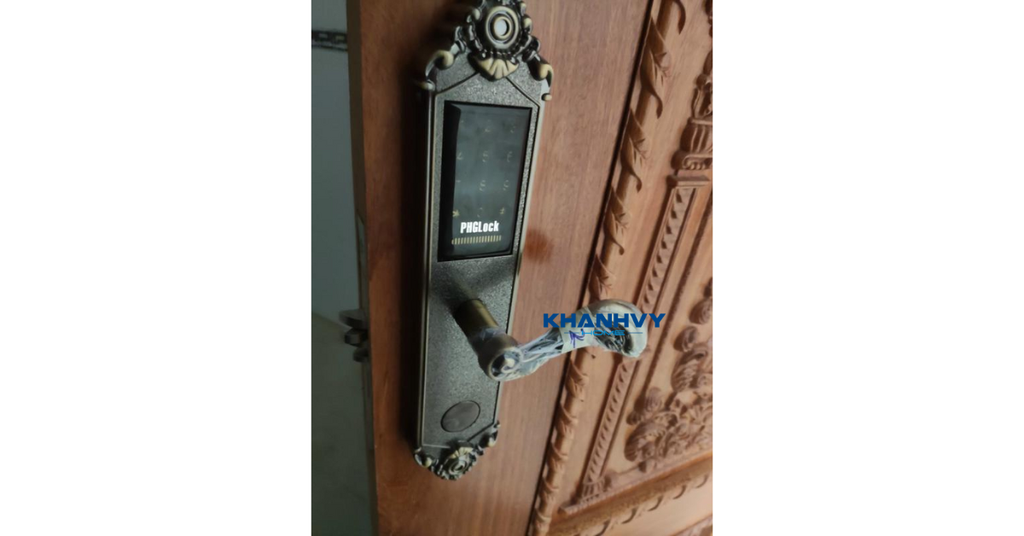 Sản phẩm khóa vân tay PHGlock FP6135GB - R APP |A sở hữu thiết kế hiện cổ điển sang trọng và mặt khóa cảm ứng hiện đại