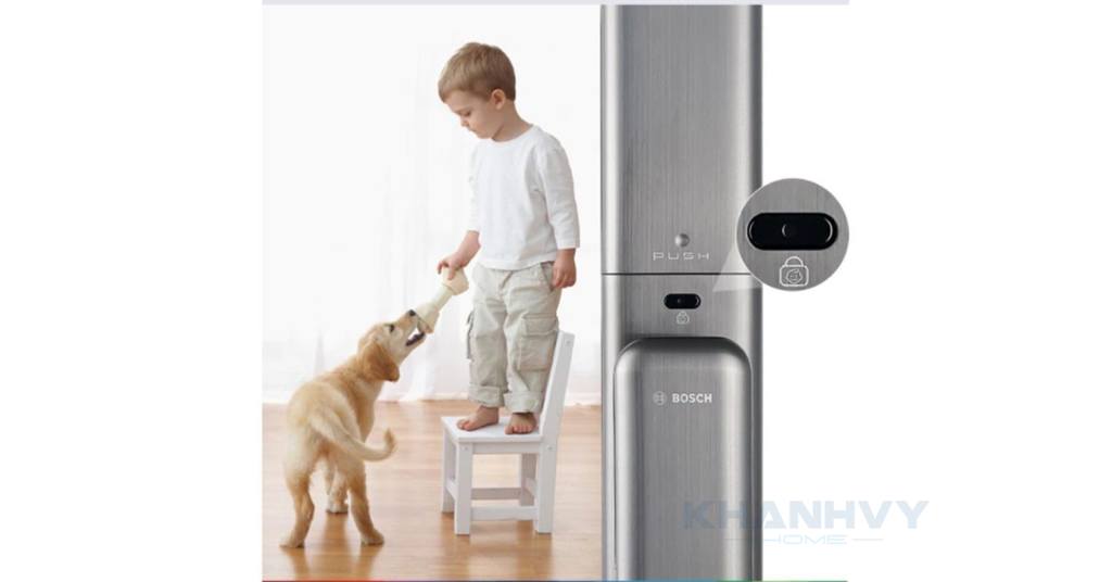 Khóa trẻ em ngăn chặn trẻ nhỏ tự mở cửa ra ngoài