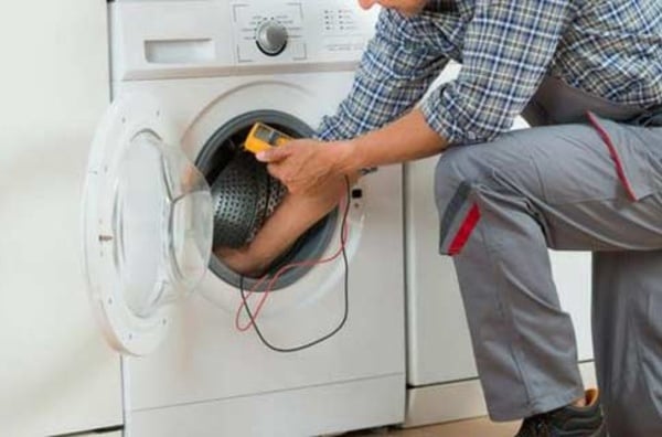 Phích cắm hoặc dây dẫn điện bị hỏng