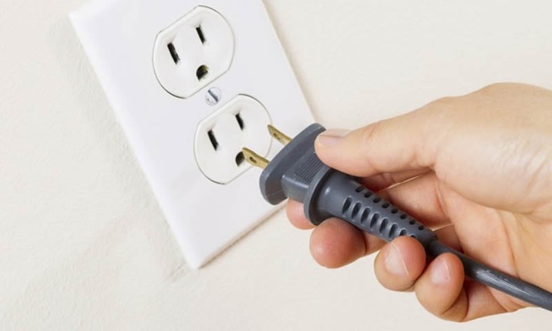 Phích cắm tủ lạnh bị lỏng