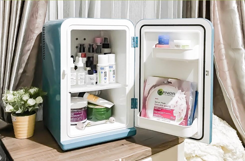 Tủ lạnh mini đựng mỹ phẩm