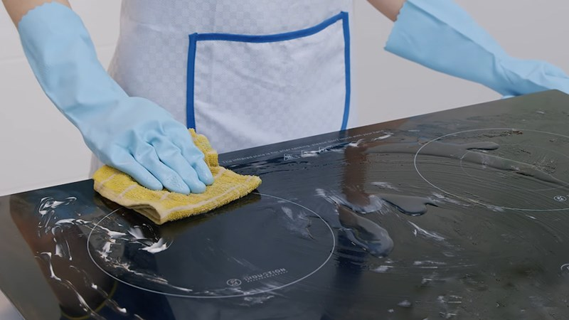 Cách vệ sinh bếp điện từ sạch bóng như mới