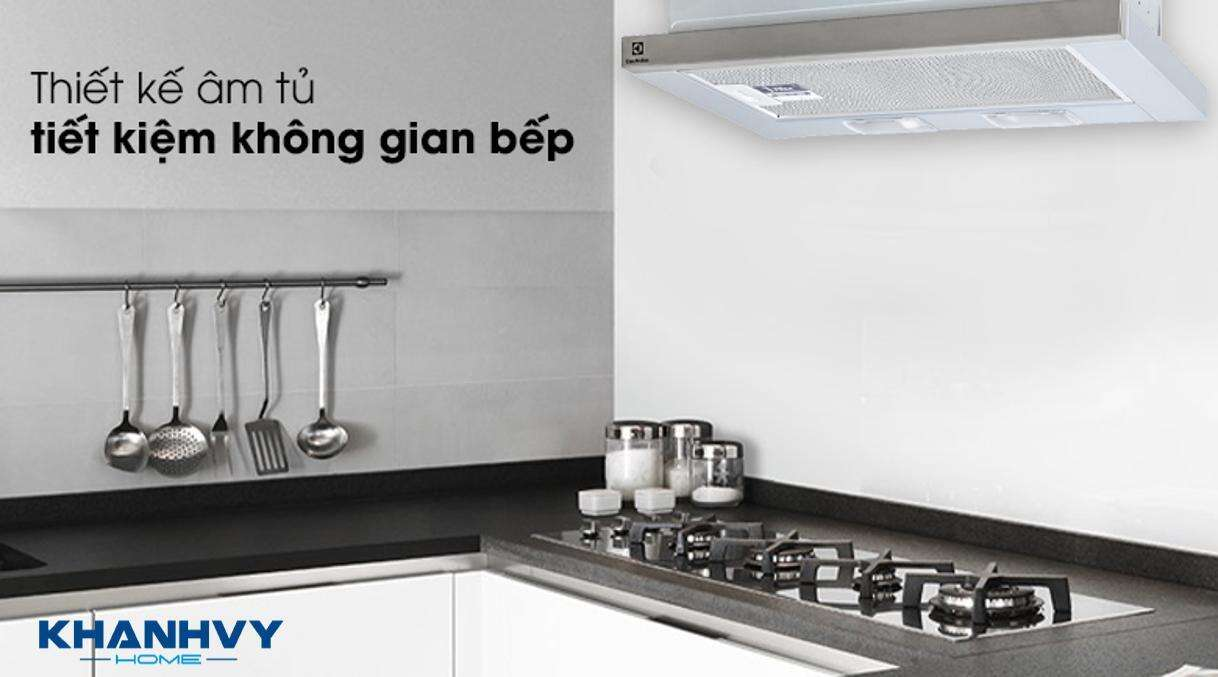 Máy hút mùi âm tủ Electrolux LFP316S là sản phẩm rất được ưa chuộng nhờ thiết kế dạng tủ kéo vô cùng sạch sẽ và hiện đại.