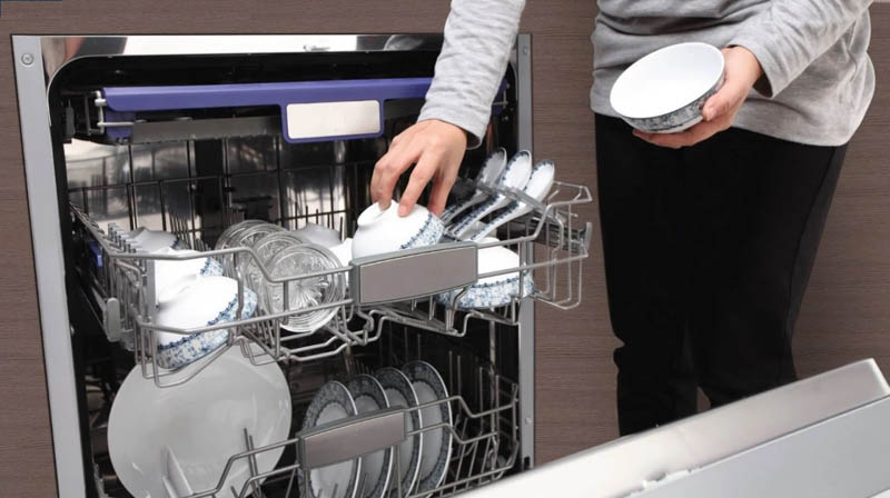 Vì sao nên mua máy rửa chén âm tủ