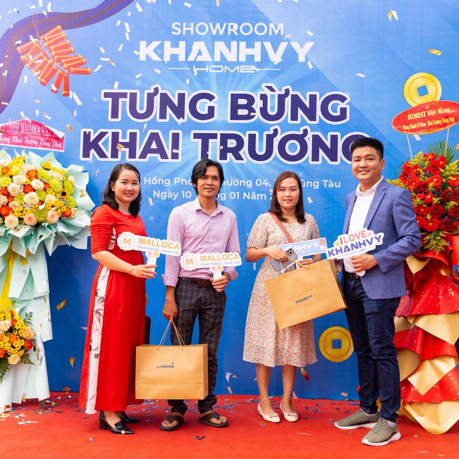 Khách hàng đăng ký và nhận quà tặng từ Khánh Vy Home