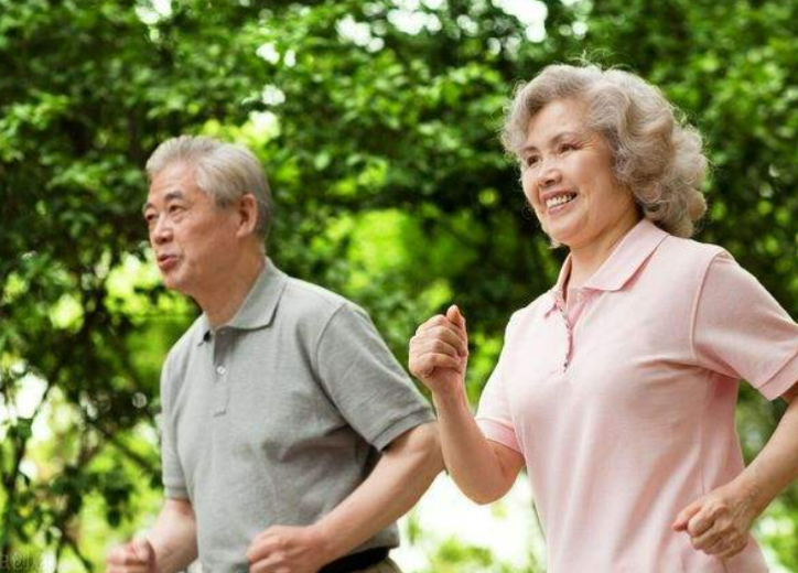Người cao tuổi loãng xương nên ăn gì, cần bổ sung gì?