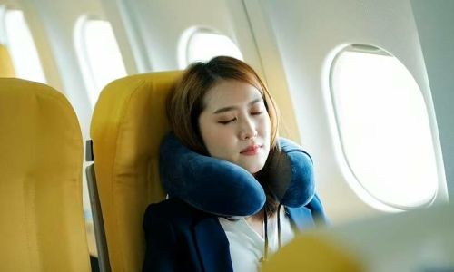 Bị bệnh tim mạch có đi máy bay được không