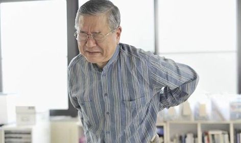 Người cao tuổi dễ bị loãng xương