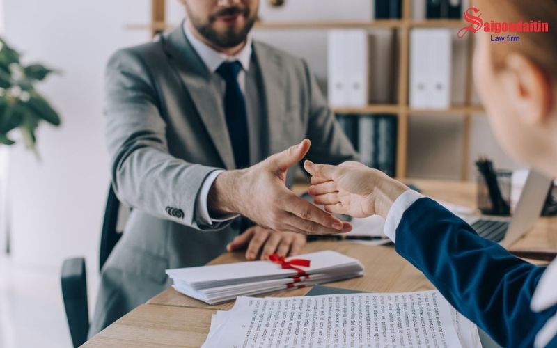 đồ họa miêu tả sự nhầm lẫn chủ thể trong hợp đồng thương mại