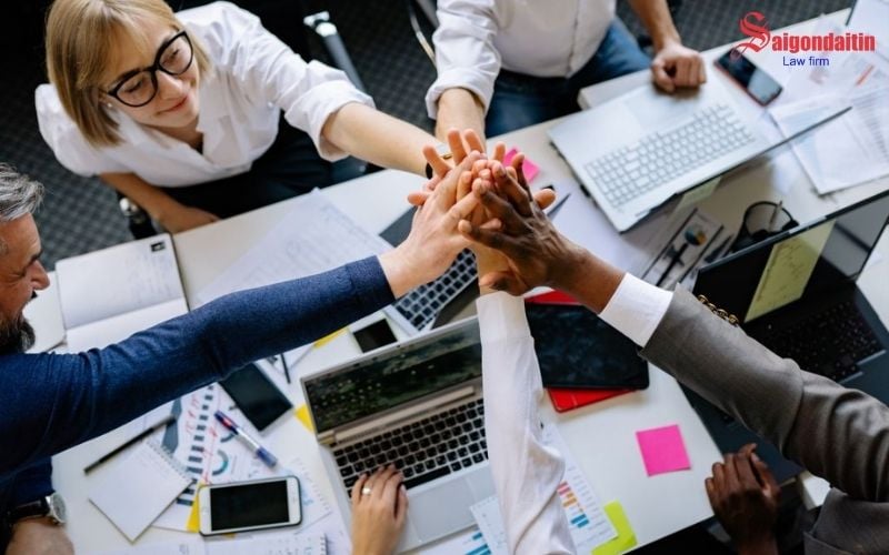 đồ họa miêu tả bẫy pháp lý trong hợp đồng dịch vụ