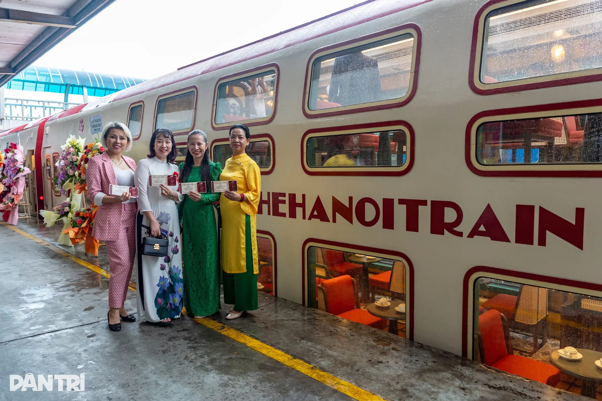 HÀ NỘI CHÍNH THỨC RA MẮT ĐOÀN TÀU DU LỊCH 2 TẦNG ĐẦU TIÊN