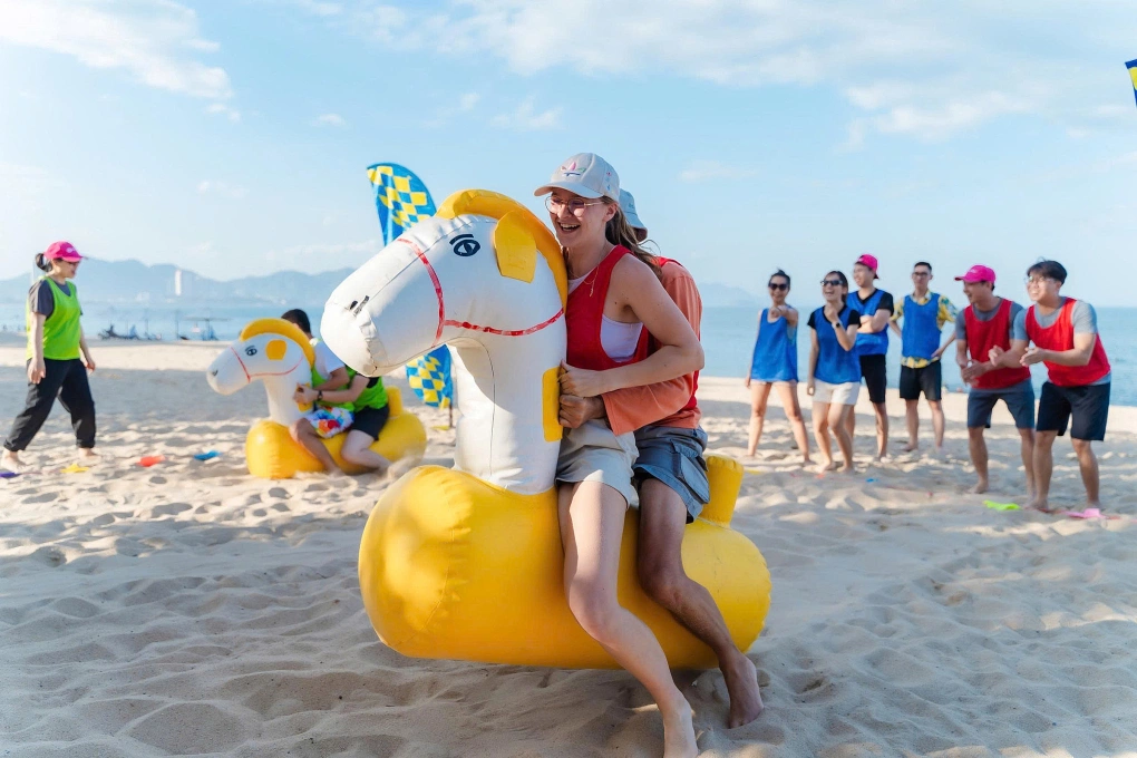 DU LỊCH TEAM BUILDING HÈ SÔI ĐỘNG