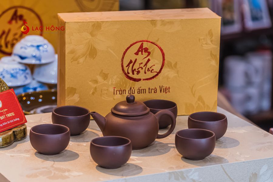 ấm chén Bát Tràng