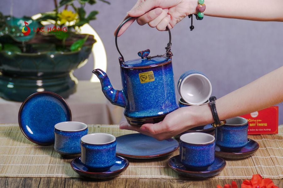 ấm chén Bát Tràng