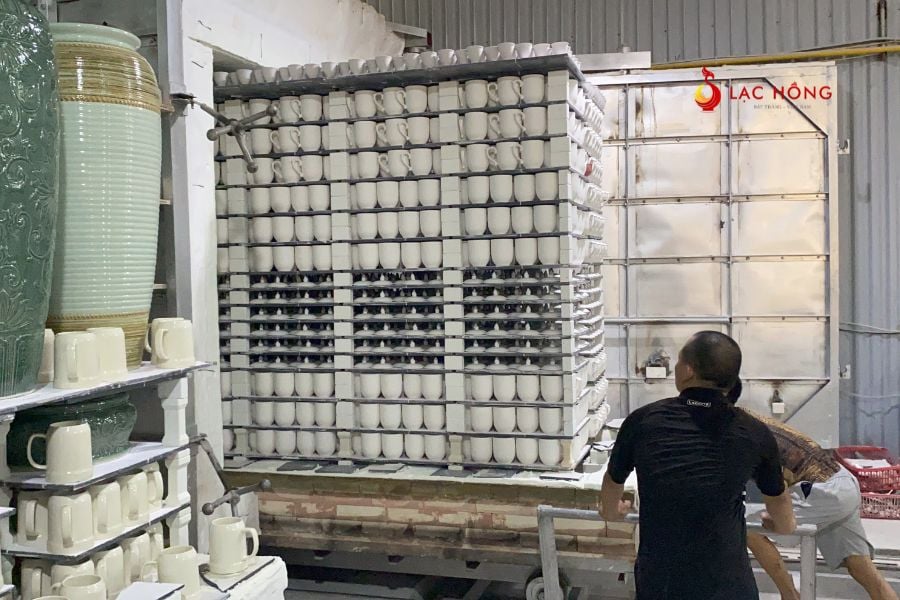 Xưởng gốm sứ Lạc Hồng