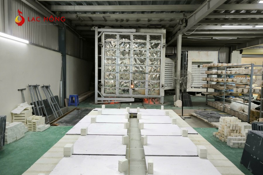 Xưởng gốm Lạc Hồng