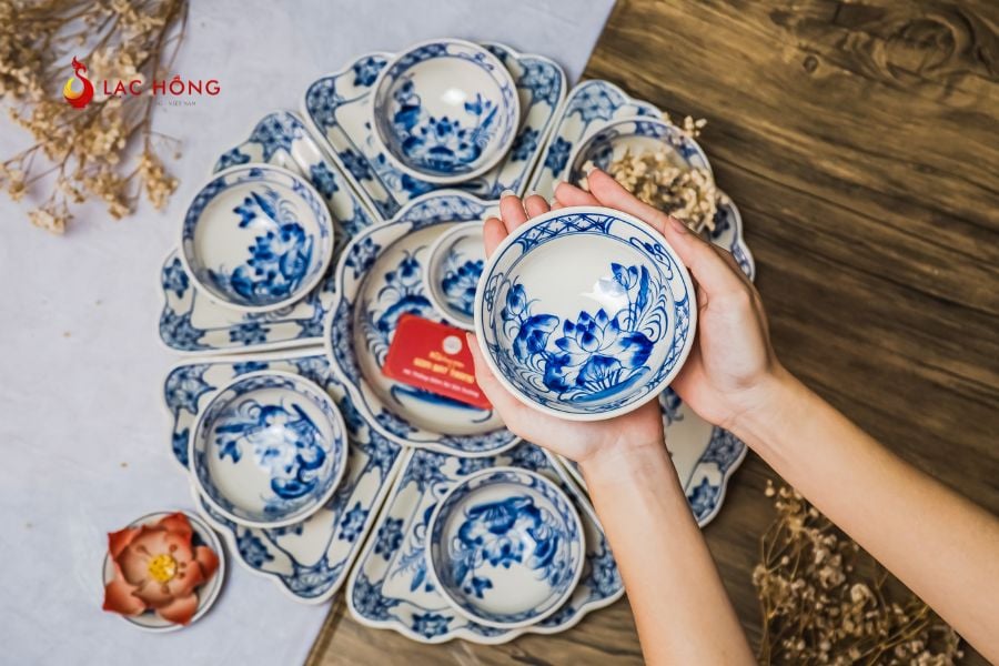Chén dĩa Lạc Hồng