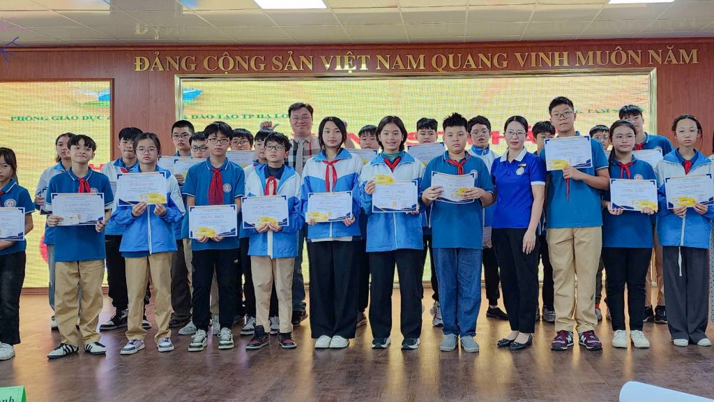 CHÁY HẾT MÌNH TẠI VÒNG SƠ KHẢO HỘI THI SƠ ĐỒ TƯ DUY TẠI TH, THCS&THPT NGUYỄN BỈNH KHIÊM