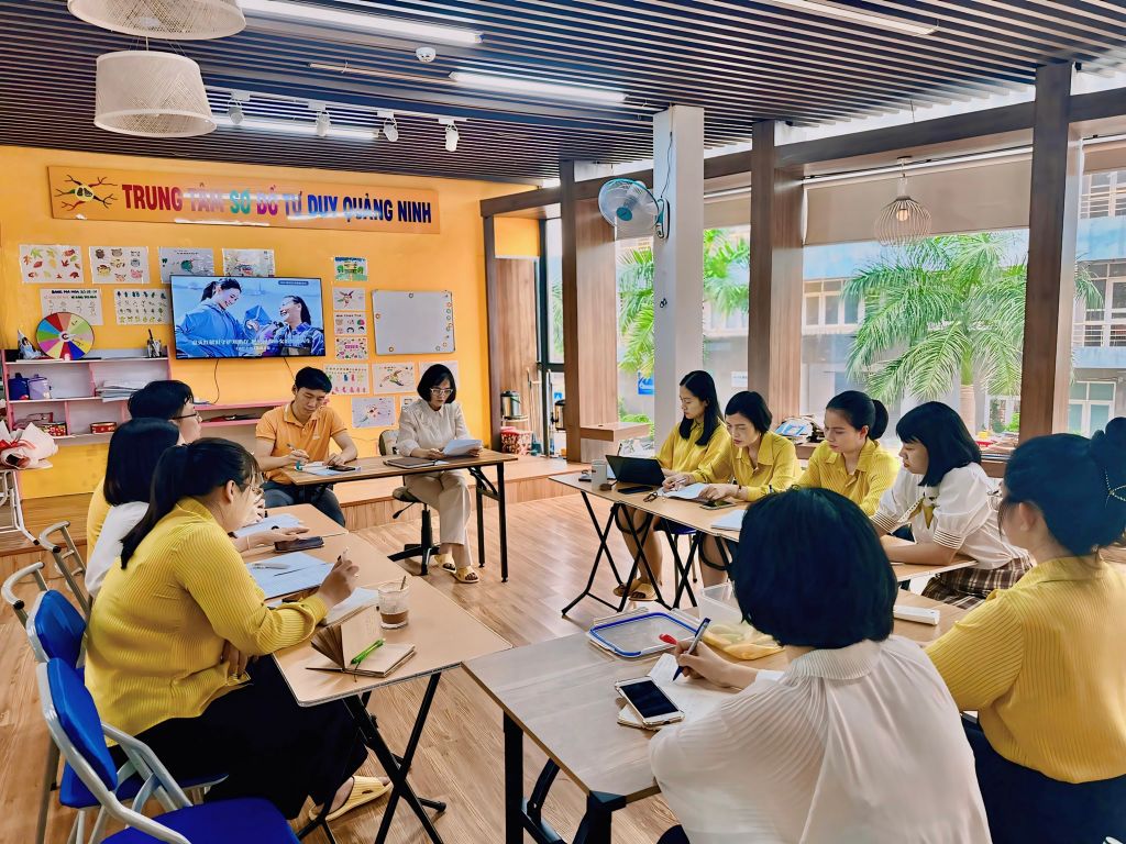 SINH HOẠT CHUYÊN MÔN ỨNG DỤNG SĐTD TRONG HỌC TẬP MÔN TOÁN